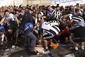 Давка в Турине: «Глухой хлопок и хаос» - пострадали более 1500 человек